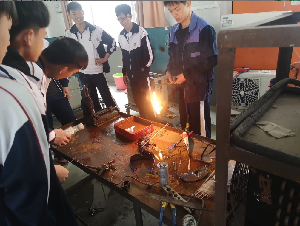 刻苦训练篮球时如何避免受伤的建议_1
